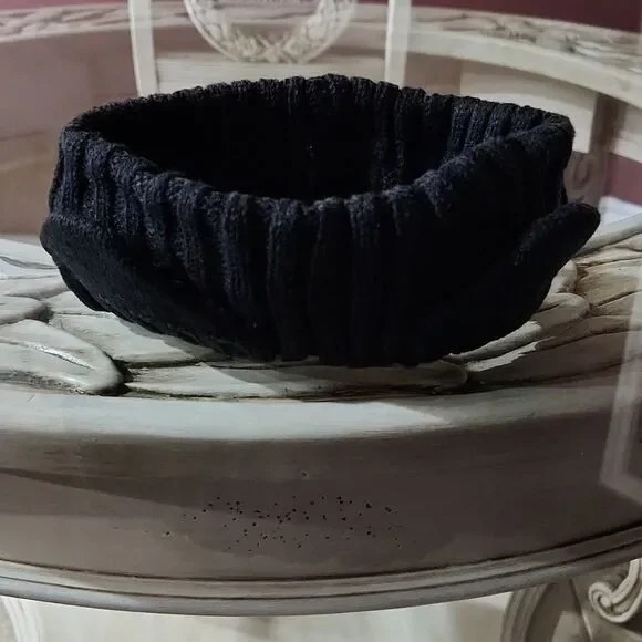 🦋3/$15💰 Black animal ear knit headband 💥Final Price💥 - Picture 1 of 2